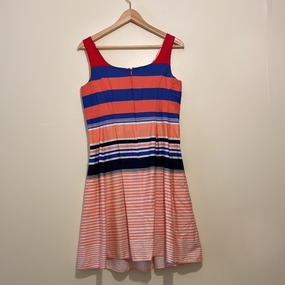 Tiana B. dress with pockets. Size 6 - Picture 6 of 8